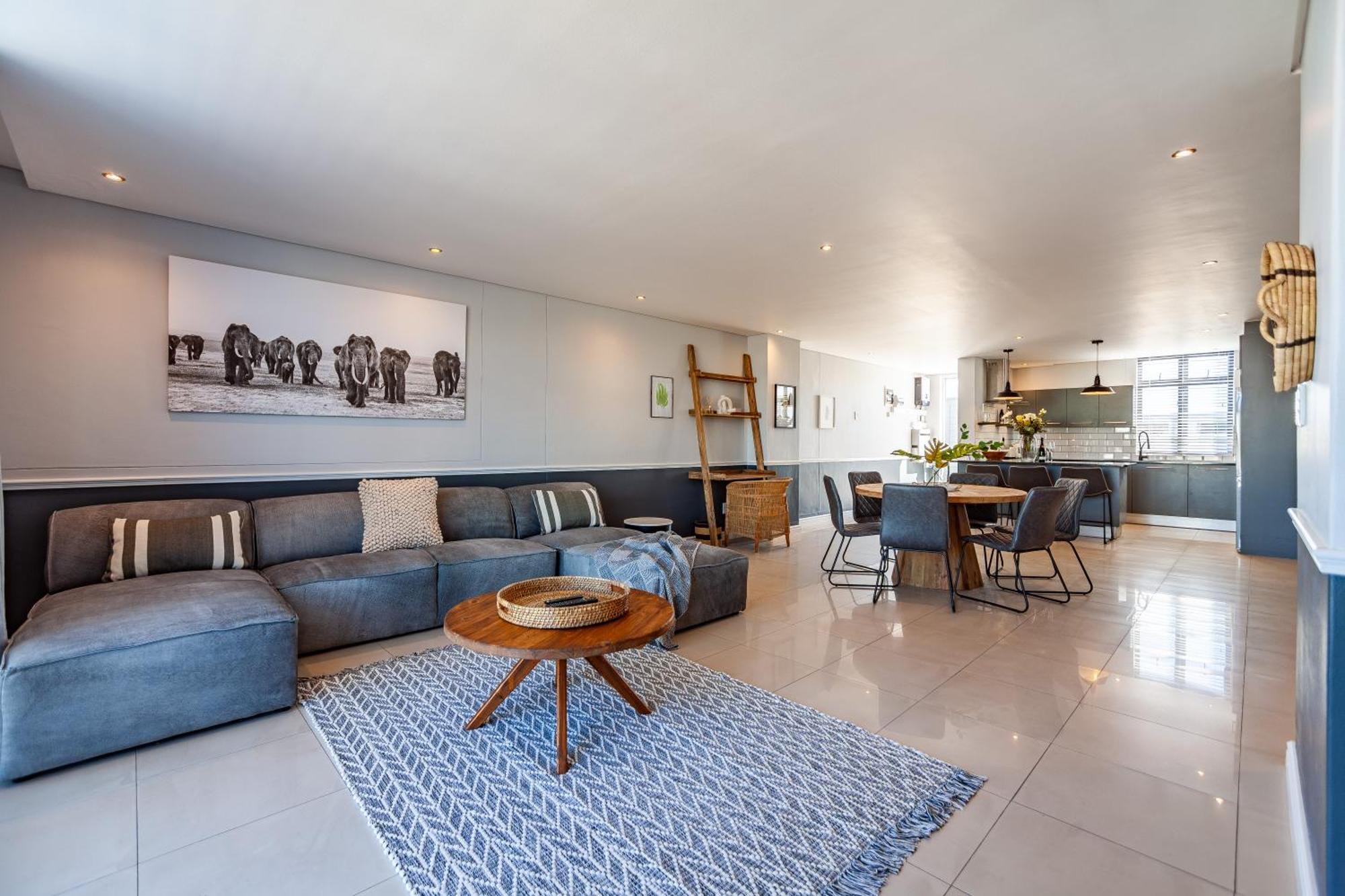 Stylishly Decorated Beachfront W Inverter, 202 Eden * Cape Town