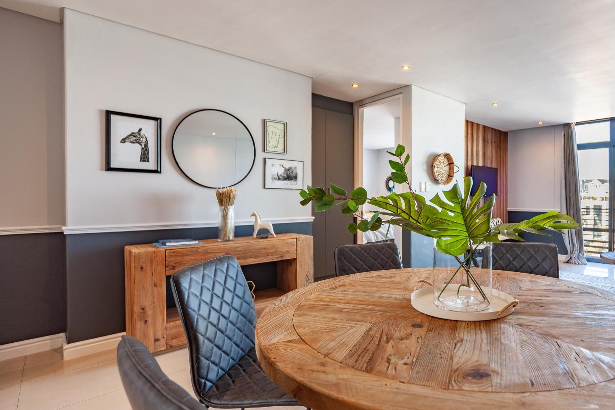 Apartment Stylishly Decorated Beachfront W Inverter, 202 Eden *