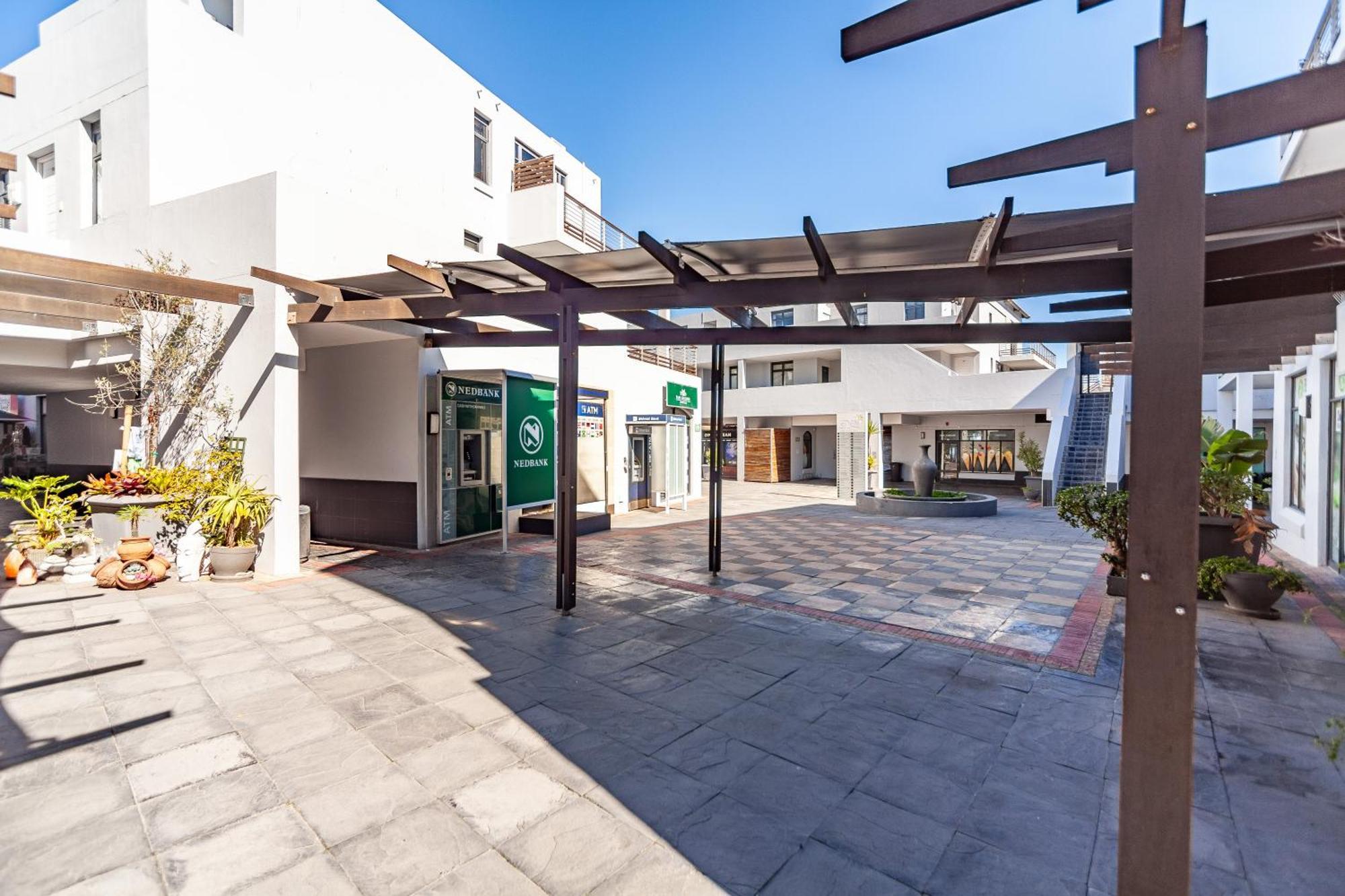 Apartment Stylishly Decorated Beachfront W Inverter, 202 Eden *